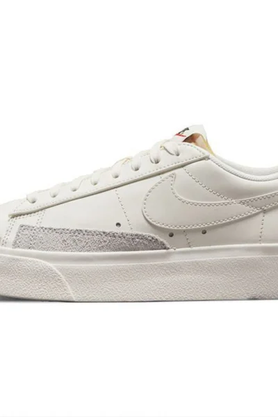 Pánské bílé volnočasové boty Blazer Low Platform  Nike