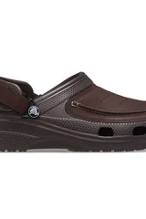 Hnědé pánské nazouváky Crocs Yukon potažené kůží